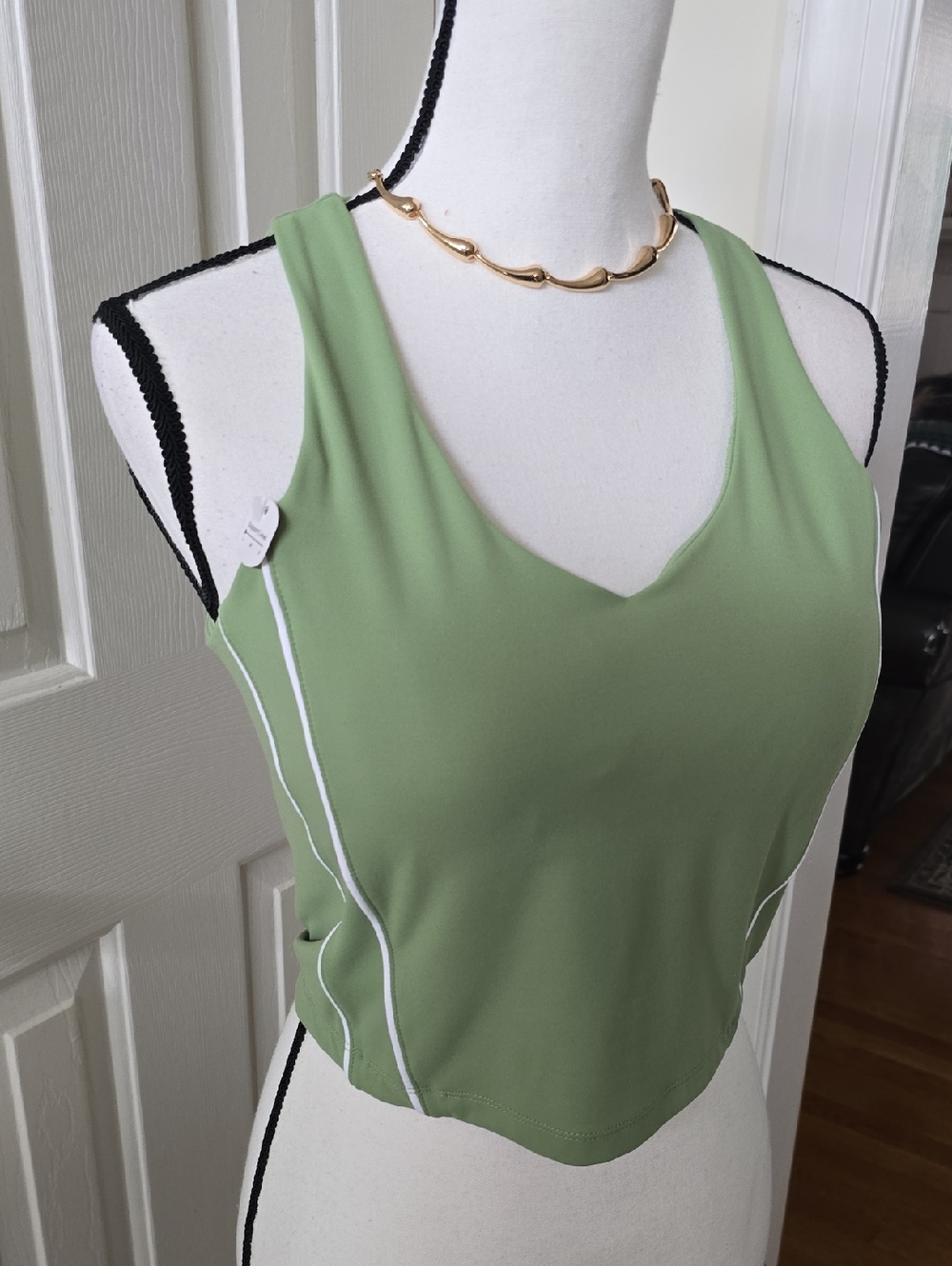 XERSION BRAND WOMEN'S GREEN SPORTS BRA SIZE MEDIUM